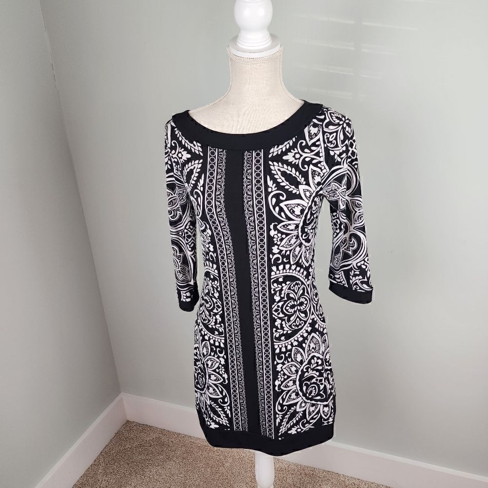 White HOUSE BLACK MARKET BLACK AND WHITE PAISLEY PATTERN SHEATH DRESS SIZE XS